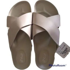STYLUS Frivil Light Gray Criss Cross Strap Footbed Slide Sandals
